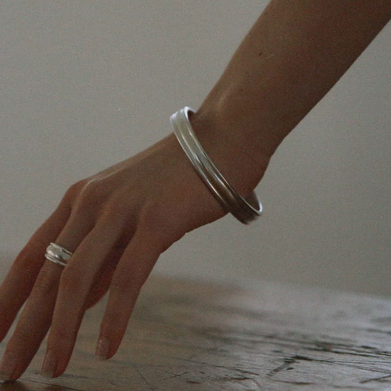 STUDIO LEIGH BOLD TIRE BRACELET