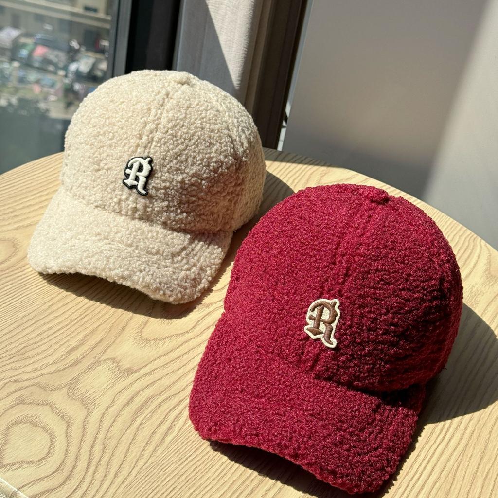 New autumn and winter thickened warm lamb wool baseball cap for women, wide brim, makes the face look smaller, suitable for large head sizes, trendy