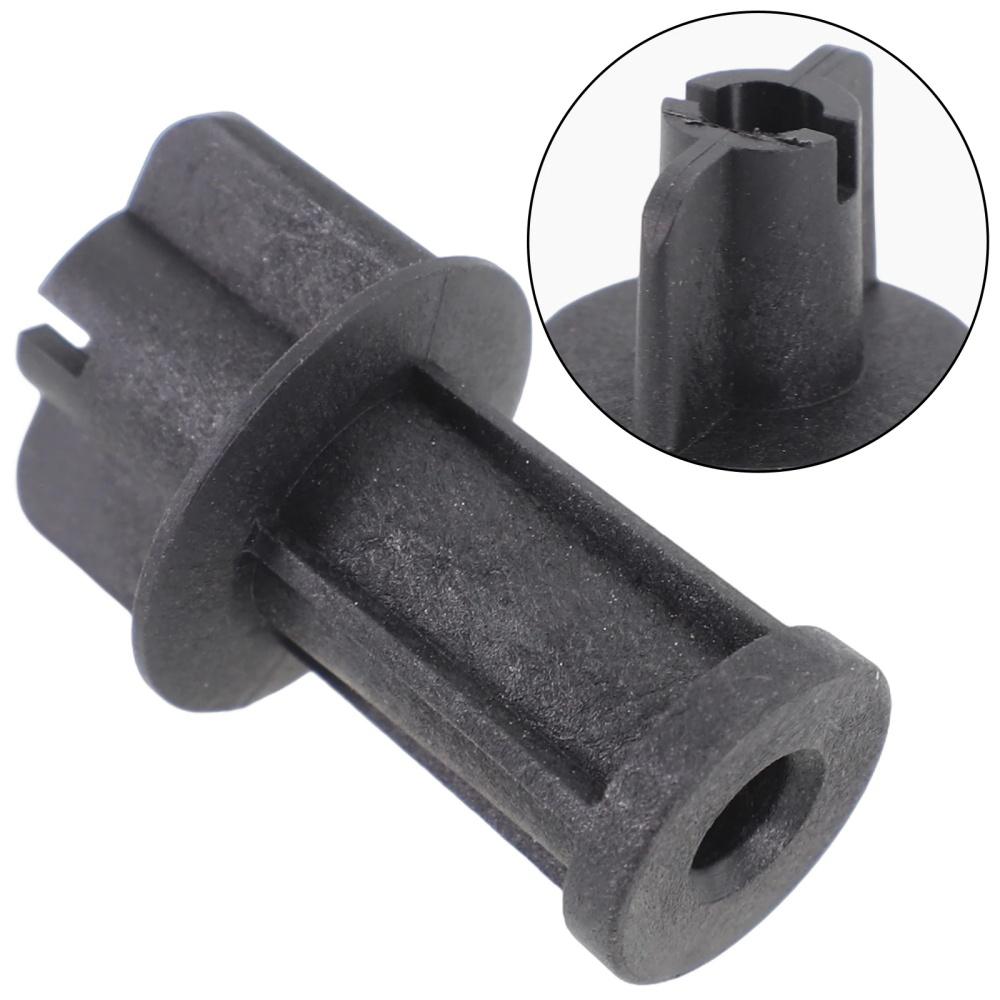 Rear Outer Lamp Nut W707612-S300 1182772 For Ford Focus 2012-2018 Fiesta 2011-19