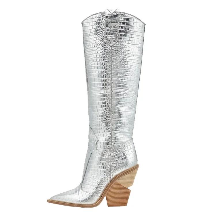 Модные сексуальные женские сапоги большого размера 2024 года, европейская американская мода, новый показ мод, длина до колена, заостренный каблук с рисунком под дерево, высокие сапоги