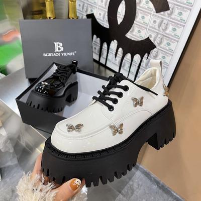 Ретро простые туфли-лоферы на высокой толстой подошве, весна 2025, новая модель, высокая ценность, металлическая бабочка, украшения