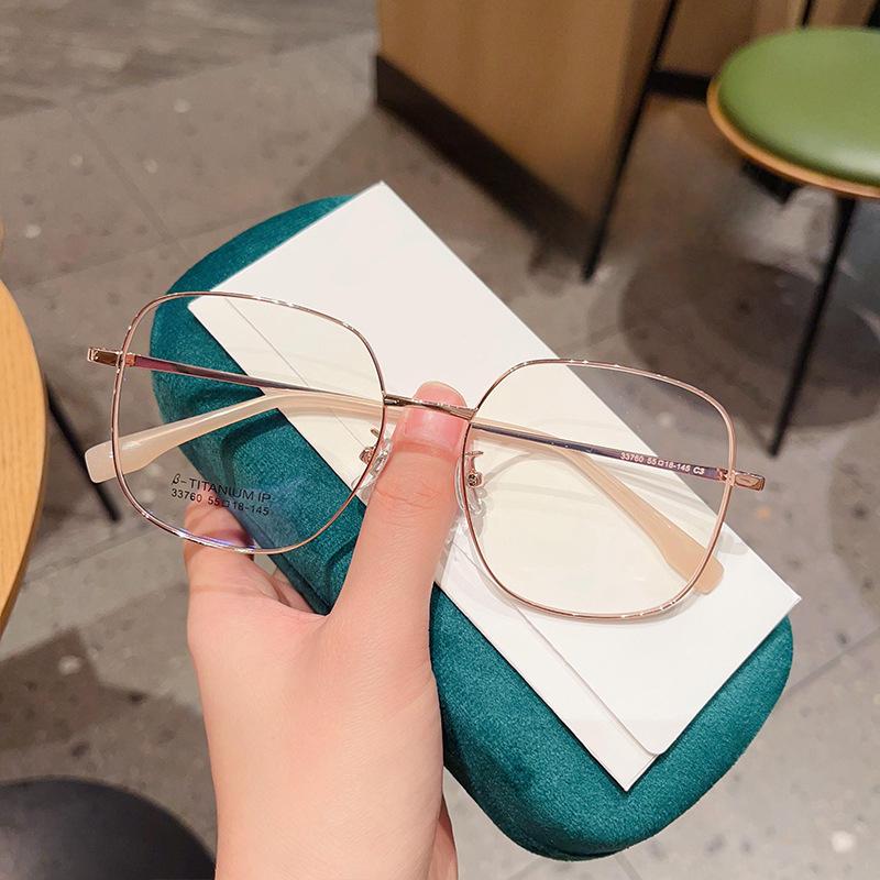 Литературная ретро-оправа для очков в большой коробке для мужчин и женщин, простое лицо может быть оснащена антисиним светом.