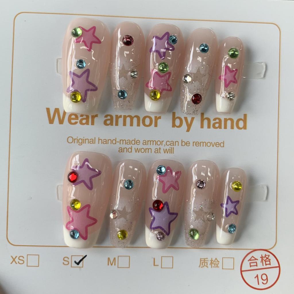 Нажмите на кончики ногтей Гель Полное покрытие 100 дизайнов Накладные ногти ручной работы Высококачественные носимые искусственные ногти Многоразовые размеры от XS до L бесплатно 5 шт. инструментов