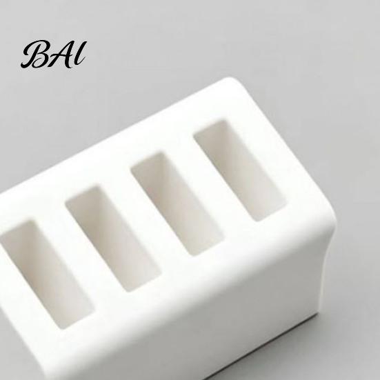 USB Drive Case U Disk Storage Box, with 4 Divided Compartments, Space Saving Flash Holder Management Organizer, for Office And Home Organization Box