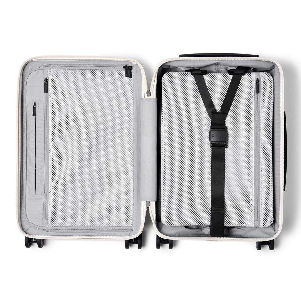 Кейс 41 л Белый [Воздушный] Ручная кладь