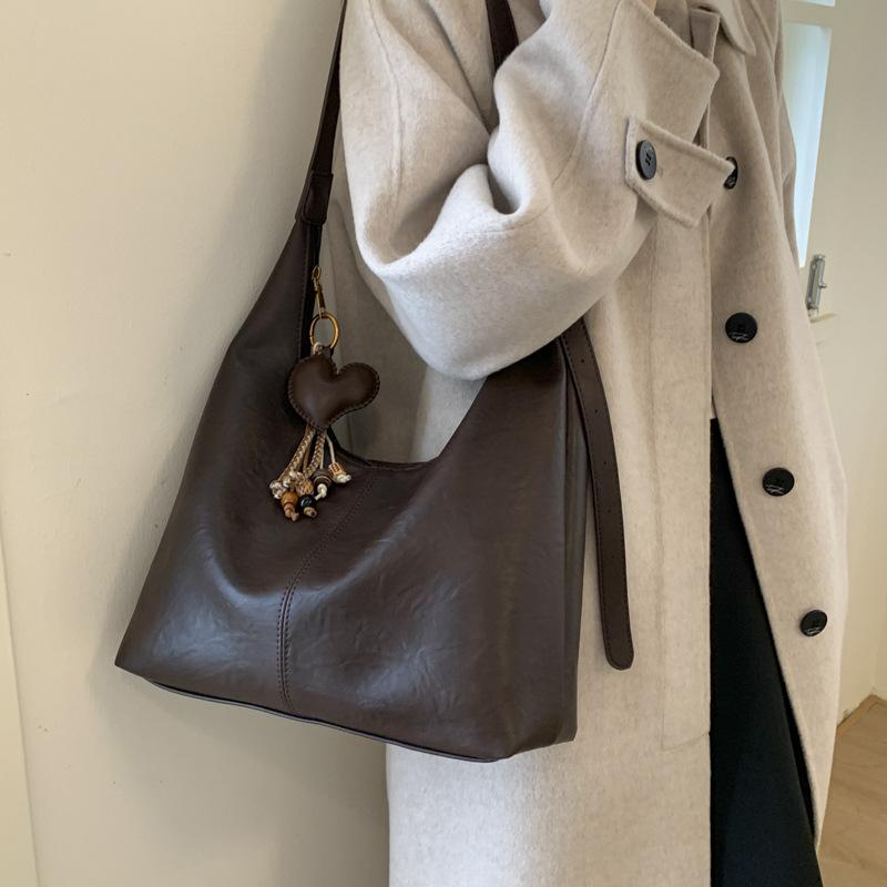 Сумка большой вместимости женская 2025 новая повседневная на плечо кроссбоди модная сумка для занятий для студентки колледжа сумка-тоут для поездок