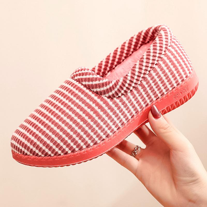 Хлопковые тапочки женские зимние на толстой подошве нескользящие на мягкой подошве обувь для мамы леопардовый принт теплые и удобные хлопковые туфли для дома