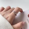 Кольцо с волнистой текстурой в корейском стиле: Легкая роскошь и холодная эстетика