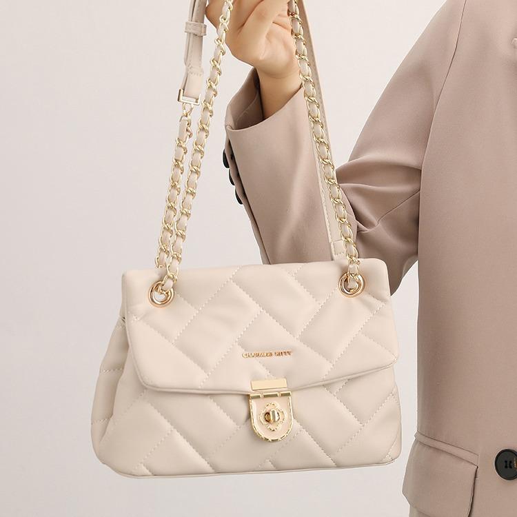 Women's Bag 2024 Summer New Niche Women's Bag Quilted Crossbody Bag Underarm Shoulder Bag High-End Light Luxury Small Square Bag