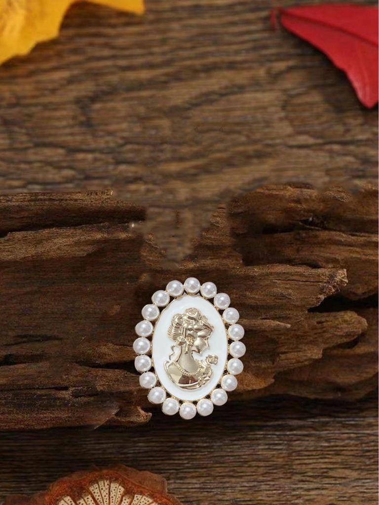 Korean Elegant Pearl Flower Brooch - Versatile, Luxurious Design for Women