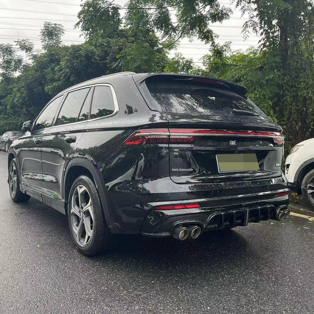 Обвес для Geely Xingyue L 21-25: Модифицированные передний/задний сплиттеры, диффузор и насадки на выхлопные трубы
