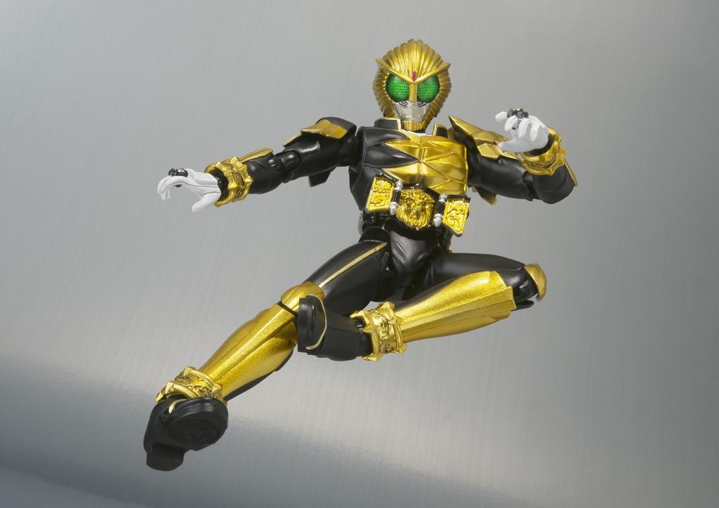 TAMASHII NATIONS Камен Райдер Зверь SHFiguarts