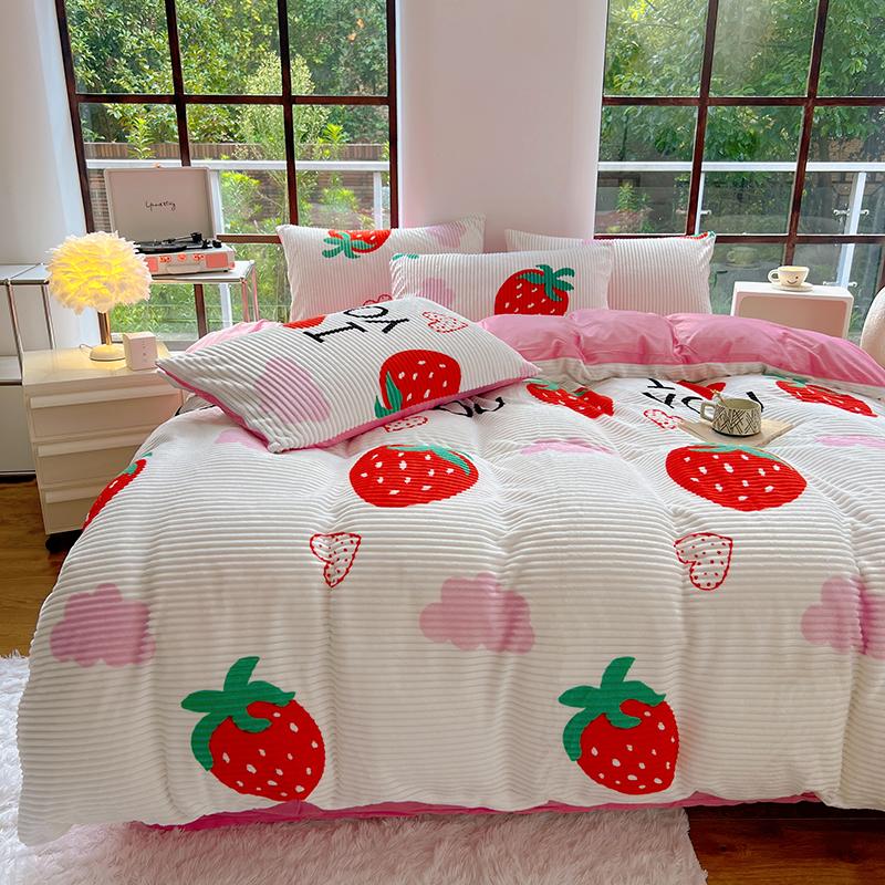 Cartoon Strawberry Duvet Cover Super Soft Kawaii Fluffy Bedding Set Reversible Flannel Plush Comforter Cover with 2 Pillowcase