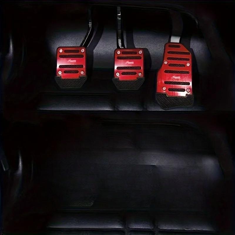 Универсальный набор чехлов на педали автомобиля - Алюминиевый нескользящий набор накладок на педали тормоза и газа в красном, синем, серебристом цветах