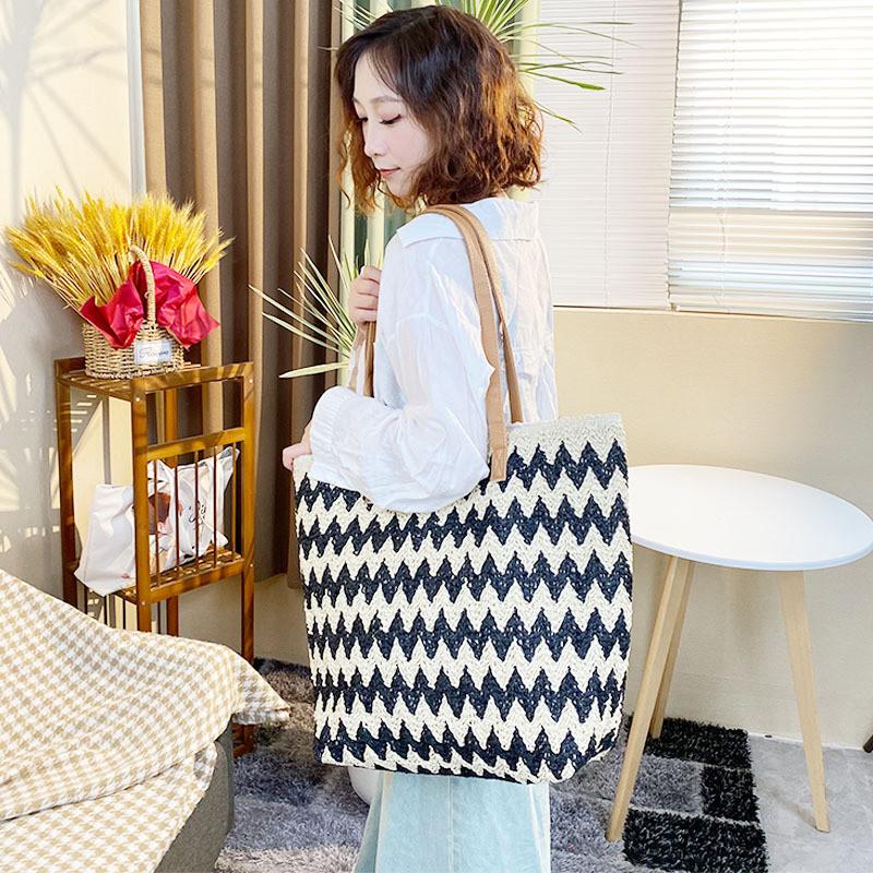 Large Wavy Woven Tote Bag With Zipper Closure For Daily Use And Ecofriendly Style