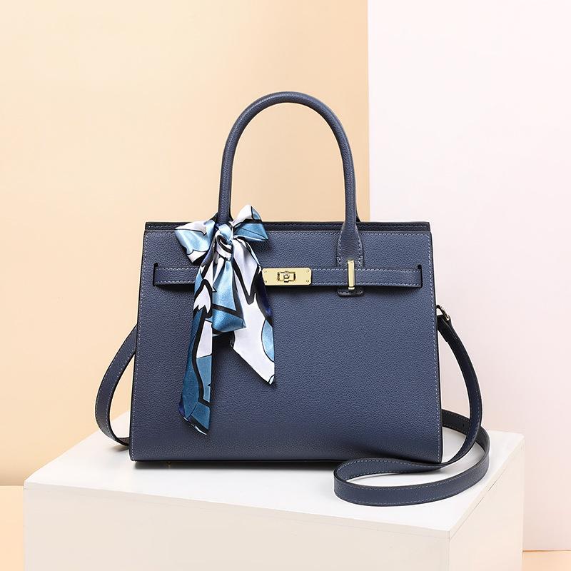 New Handbag Genuine Leather Atmospheric Women's Middle Aged Crossbody High End Mother Bag