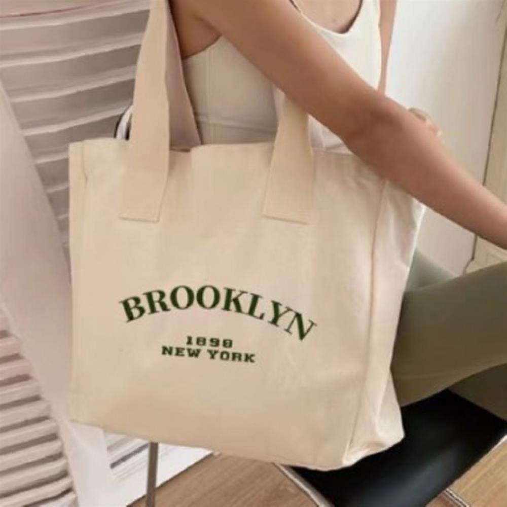 New ArrivalS Open Run Girl S canvaS Lettering Square Shoulder Bag