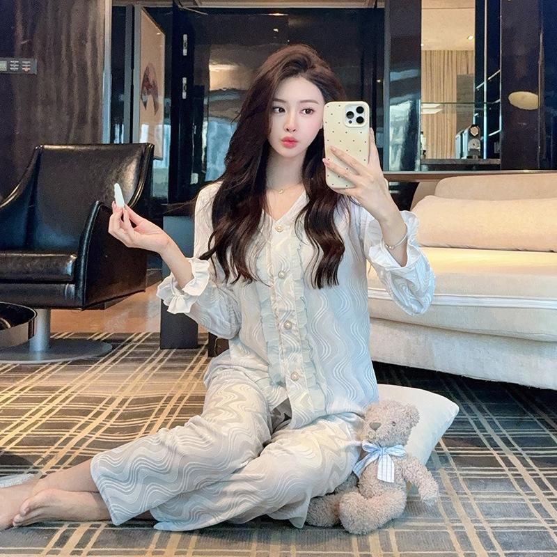 Factory goods 1011 winter new women's pajamas women's golden velvet Douyin trend solid color loungewear