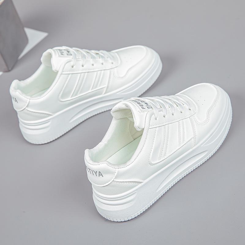 Женские легкие белые кожаные спортивные повседневные туфли 2025 года с дышащей мягкой толстой подошвой для весны и осени