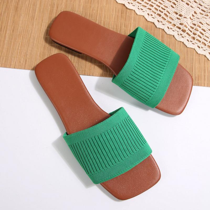 Женская обувь 2024 года, новые женские тапочки с квадратным носком, летние тапочки с открытым носком, сплошная подошва Solft, легкие повседневные пляжные тапочки на плоской подошве большого размера