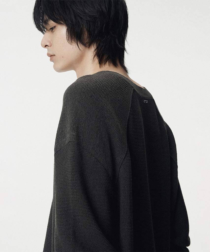 UMARMUNG Korean Paper & Boucle Shoulder Pannel Pullover_Charcoal