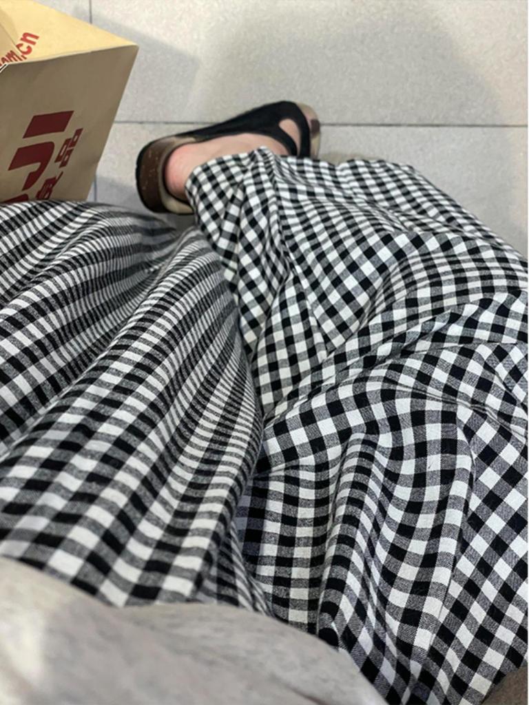 Women's Black & White Plaid High-Waisted Slimming Cotton-Linen Pants, Summer 2025 Style, Petite Nine-Point Length.
