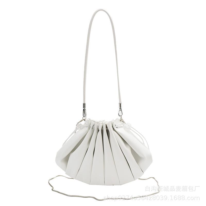 Internet Celebrity Popular Fashion Small Bag Women's New 2025 Summer Popular Messenger Bag Foreign Style Niche Chain Shell Bag