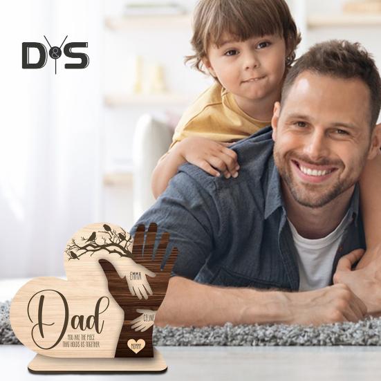 Семья, держащаяся за руки, табличка на стол, деревянная любовь, сердце, жест, украшение, День матери, День отца, домашний офис, стол, центральное украшение, украшение