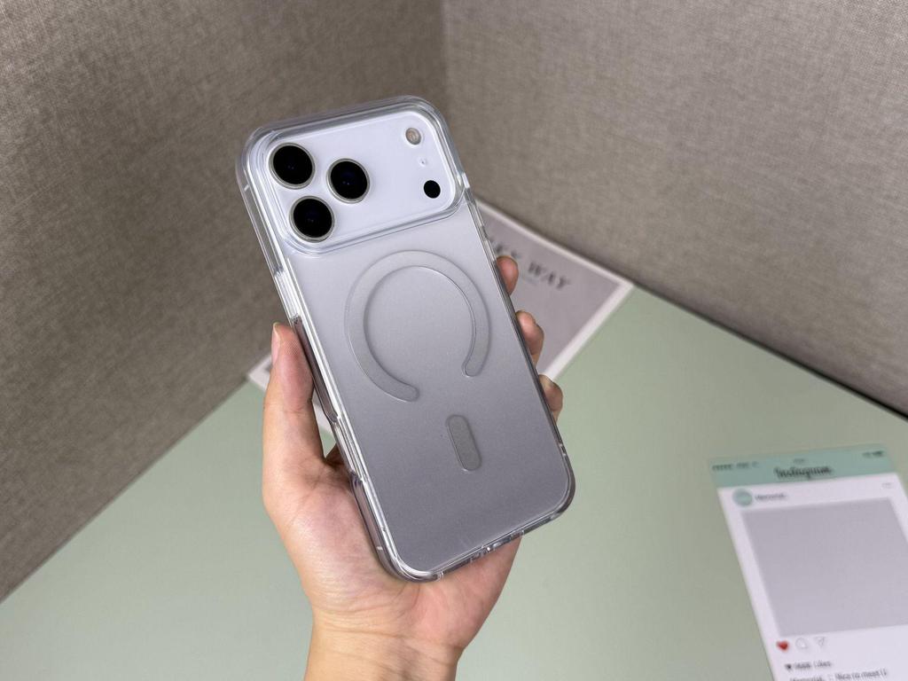 Иридиевый чехол с дофаминовым градиентом для iPhone 17 Pro Max/16 Модный защитный чехол