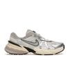 V2K Run Summit Белые женские кроссовки Pure-Platinum Light-Iron-Ore Metallic-Silver FD0736-100