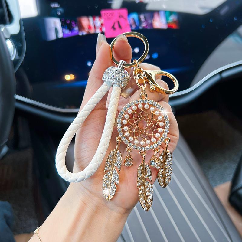 Новый автомобильный брелок-ловец снов с полыми элементами и стразами, креативный подвеска на сумку из плетеной веревки с перьями, маленький подарок
