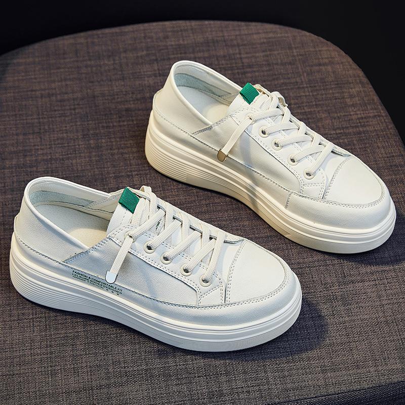 Маленькие белые туфли на толстой подошве, увеличивающие рост, женские летние новые женские туфли, кожаные дышащие слипоны, спортивная и повседневная обувь