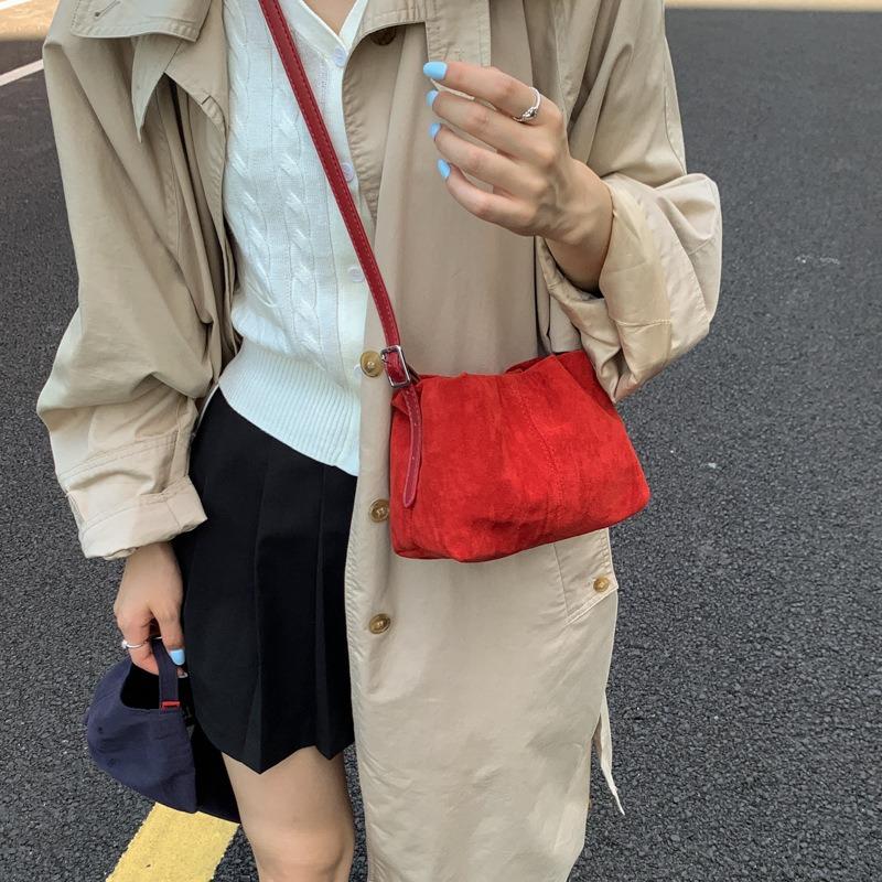 Новая ленивая сумка-облако конфетного цвета, портативная наплечная сумка из замши с плиссировкой, маленькая сумка-мессенджер