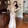 Женское летнее цветочное облегающее платье на тонких бретельках со стройнящей талией - Китайский стиль