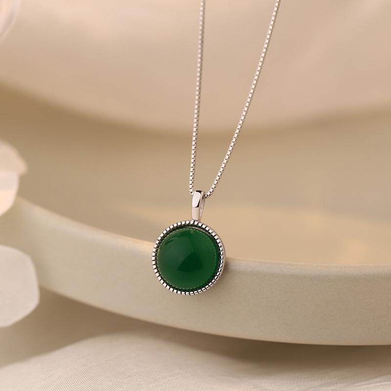 Круглое ожерелье из зеленых бусин, геометрический ретро-темперамент, универсальная нишевая индивидуальная цепочка для свитера