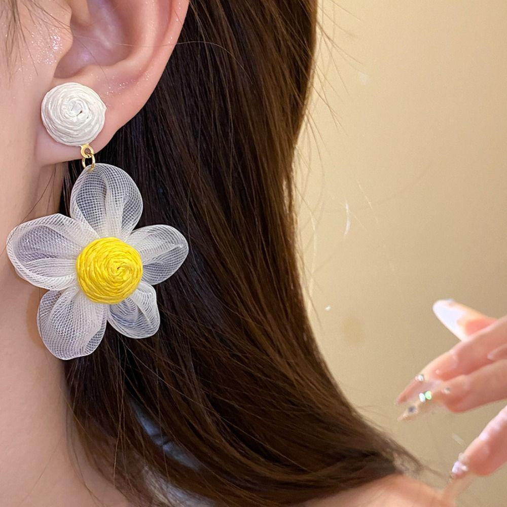 Raffia Dangle Earrings Sunflower Flower Ear Drop Elegant Wood Drop Earrings Holiday