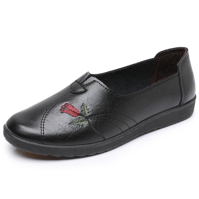 Middle-aged and Elderly Women's Spring and Autumn Floral Embroidered Comfortable Slip On Shoes Mom's Soft Sole Loafers Granny's Flat Non-slip Shoes