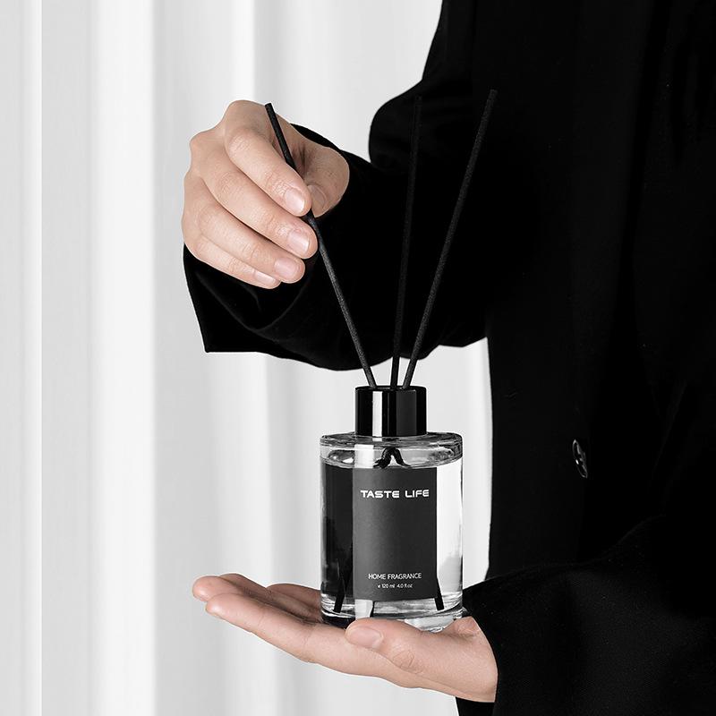 2026 Luxury Flameless Aroma Diffuser & Souvenir Fragrance Light