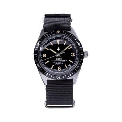 Произведено Black NATO Strap строчными буквами:FRXB002 циферблат/Кварц