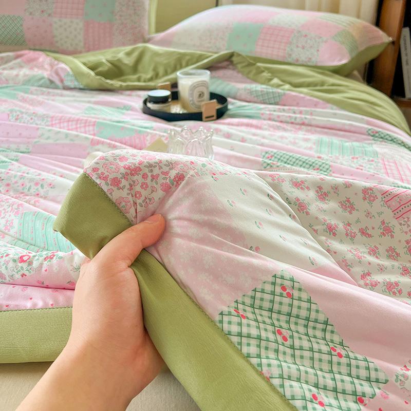 Flower Printed Summer Thin Comforter Comfortable And Breathable Queen/King Size Air-Conditioned Comforter Anti-Mite Summer Quilt