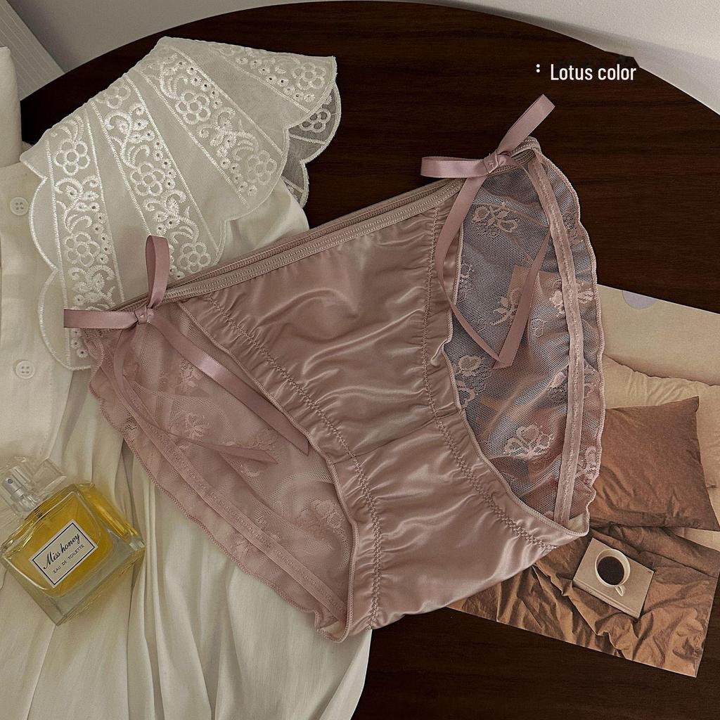 Трусики из шелковистого атласного кружева с заниженной талией - роскошное, прозрачное и сексуальное женское нижнее белье