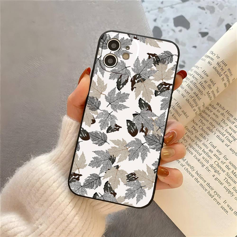 Autumn Maple Leaf Decoration Phone Case For IPhone 17 Air 16 15 14 13 Pro Max 11 12 Black Silicone Cover
