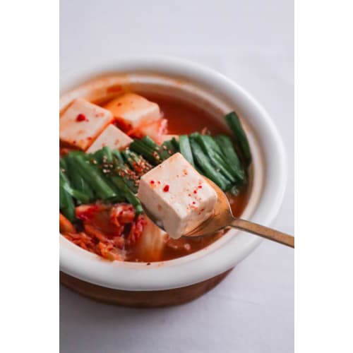 Эмалированная жаропрочная кастрюля Nodahoro, Маленькая, Совместима с газовыми/индукционными плитами, Идеально подходит для рамена и удона на одного человека, Сделано в Японии, Молочно-белый, KO-19MW