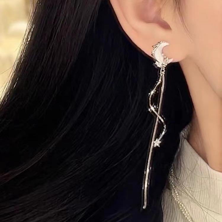 Серьги-кисточки «Звезда и Луна» Роскошные серьги Niche Light Асимметричные серьги с уникальным дизайном
