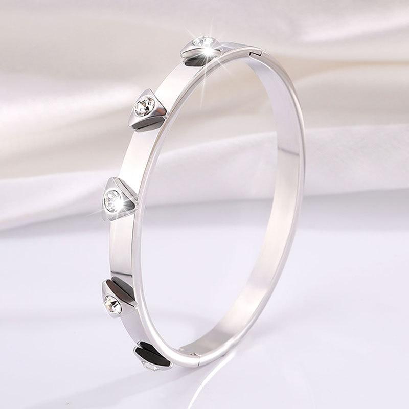 Triangular Girls High-end Fashion and Creative All-match Bracelet Bracelet