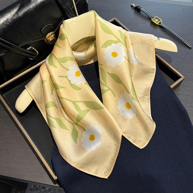 Plant and flower printed silk square scarf, women's spring and autumn high-end sense fashionable thin 111% mulberry silk scarf