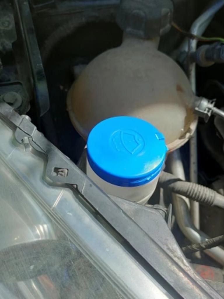 Car Windshield Washer Fluid Reservoir Cover Replacement for Peugeot Partner 2 Expert 2 for Citroen C4 Berlingo 2