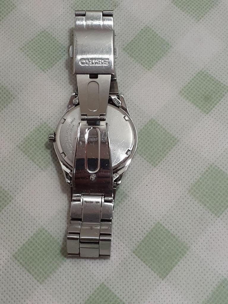 [USED] SEIKO SOLAR Wristwatch with Date Display