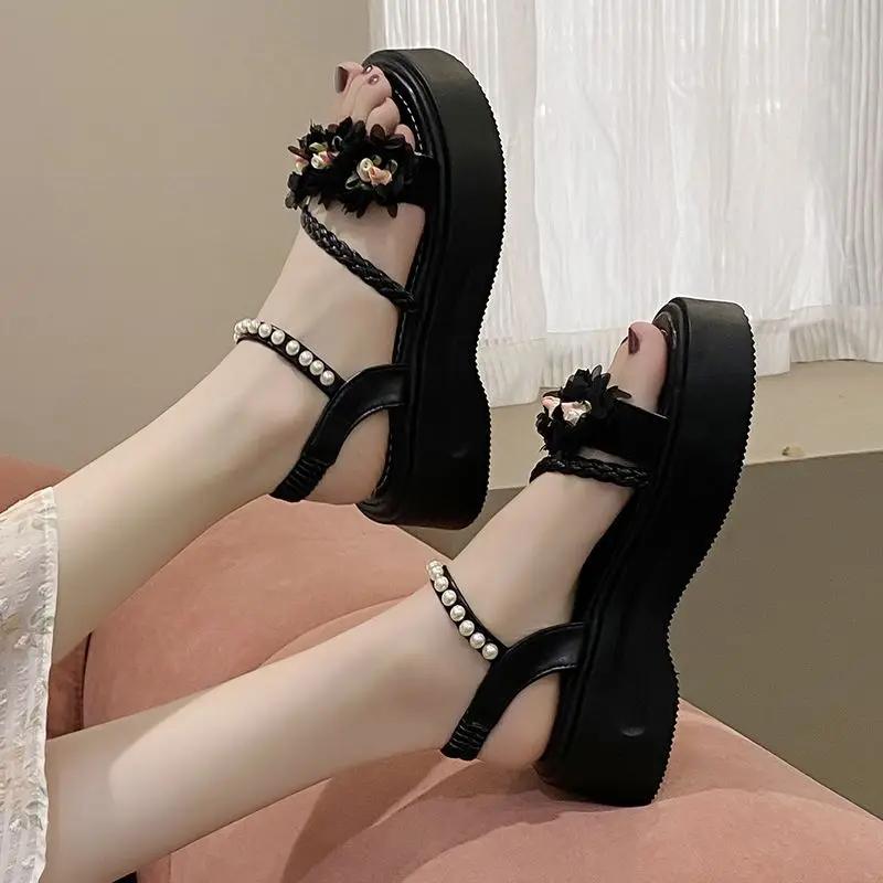 Женские сандалии Жемчужные цветы 2025 Тренд Женская обувь Vip Повседневная обувь Летняя Удобная Роскошная Оригинальная Корея Распродажа обуви