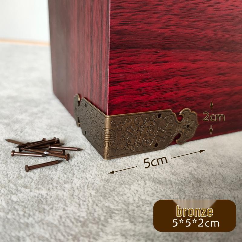 Антикварный бронзовый двусторонний уголок-защита для шкатулки (5см)